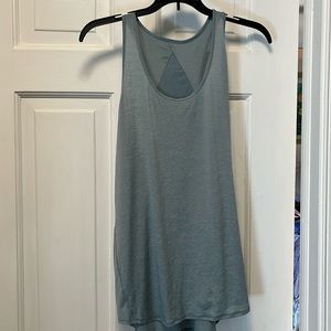 Lululemon workout tank size 10 or medium size worn off
